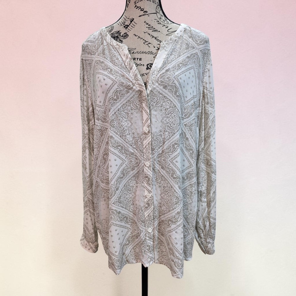 Eddie Bauer Women's L Paisley Rayon Blouse Boho Bandana Print Button Down Top